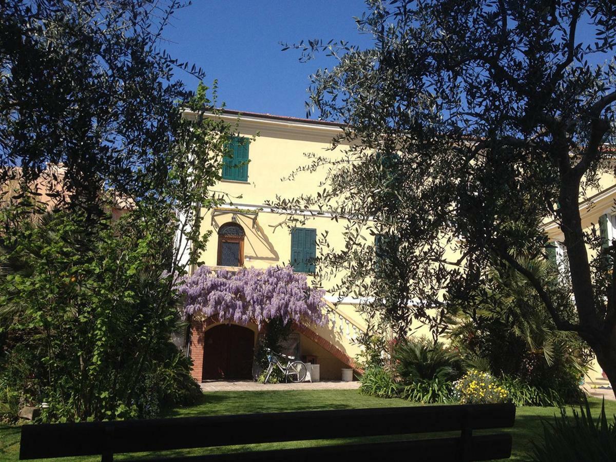 Villa Angelina - Casa Glicine فاليكروسيا المظهر الخارجي الصورة